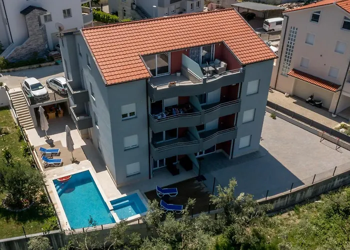 Apartments Karlo