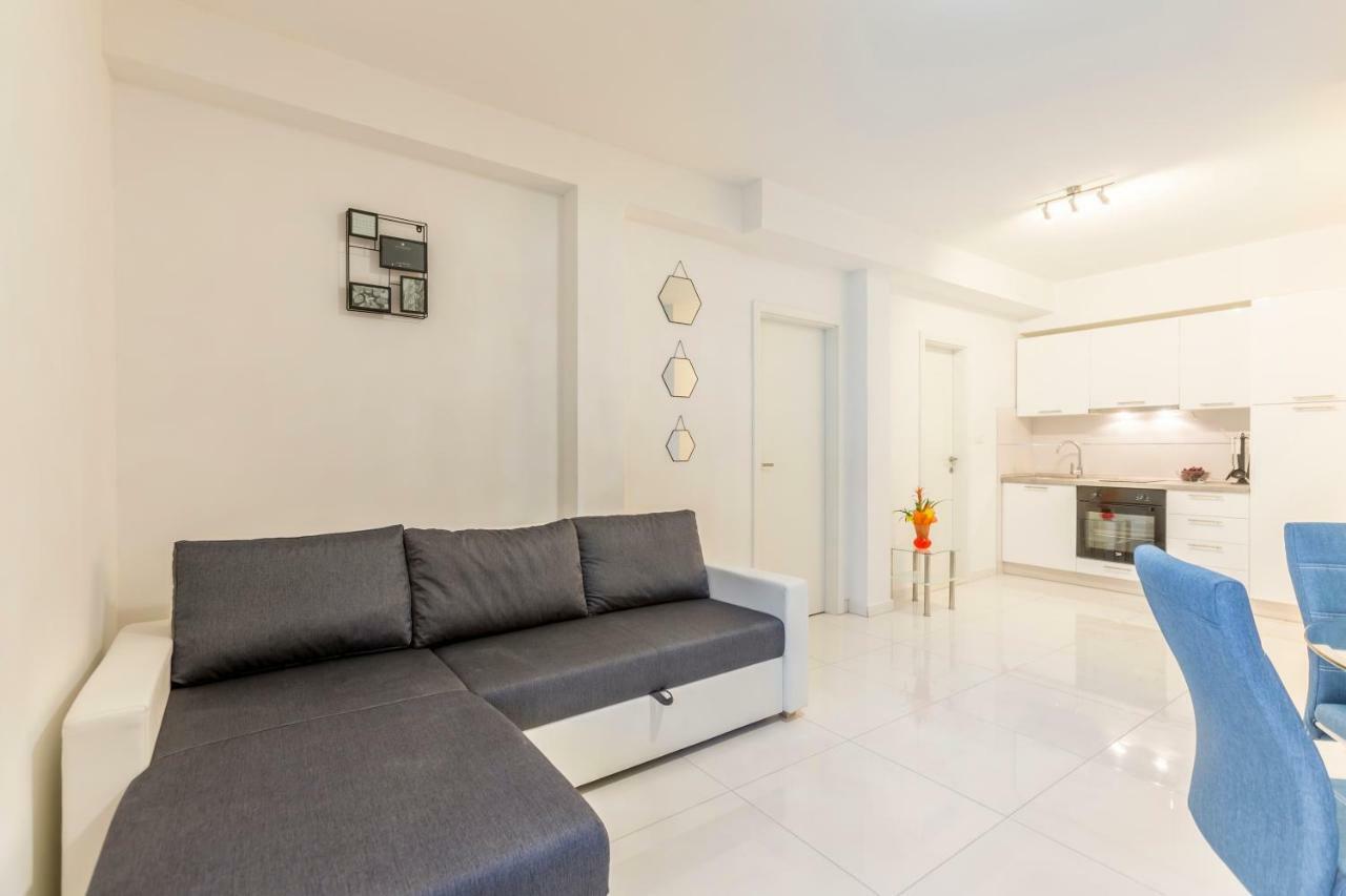 Karlo Apartment Podstrana