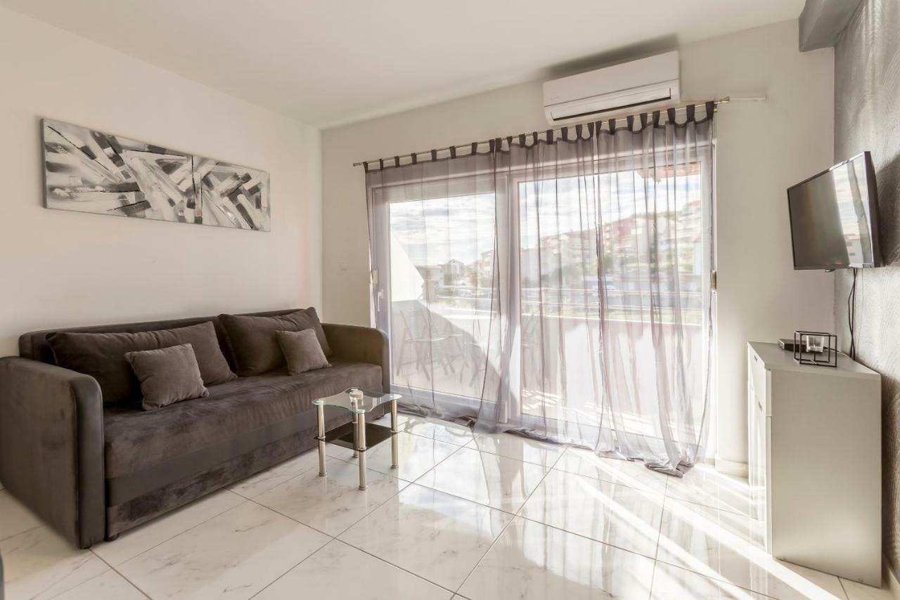 Apartment Karlo *